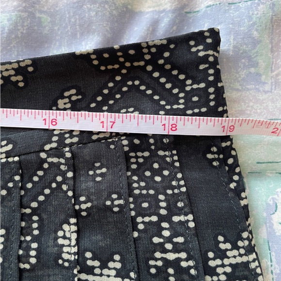 Dark grey printed Gap pleated skirt with lining size 14 - Picture 8 of 10
